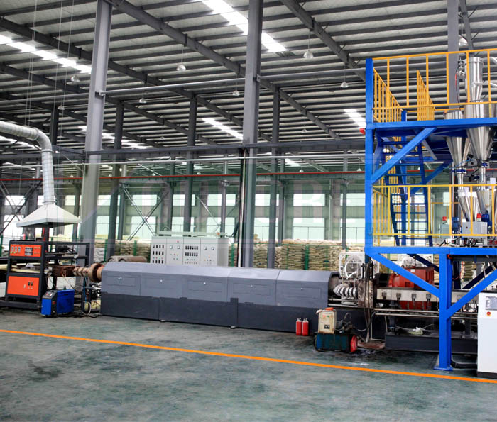 XPS擠塑板設(shè)備生產(chǎn)線特點(diǎn)是什么？